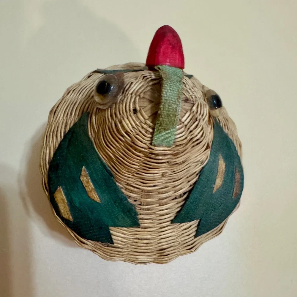 Vintage Wicker Hen on‎ Nest Basket Figural Woven Straw Trinket Box Small 3.5